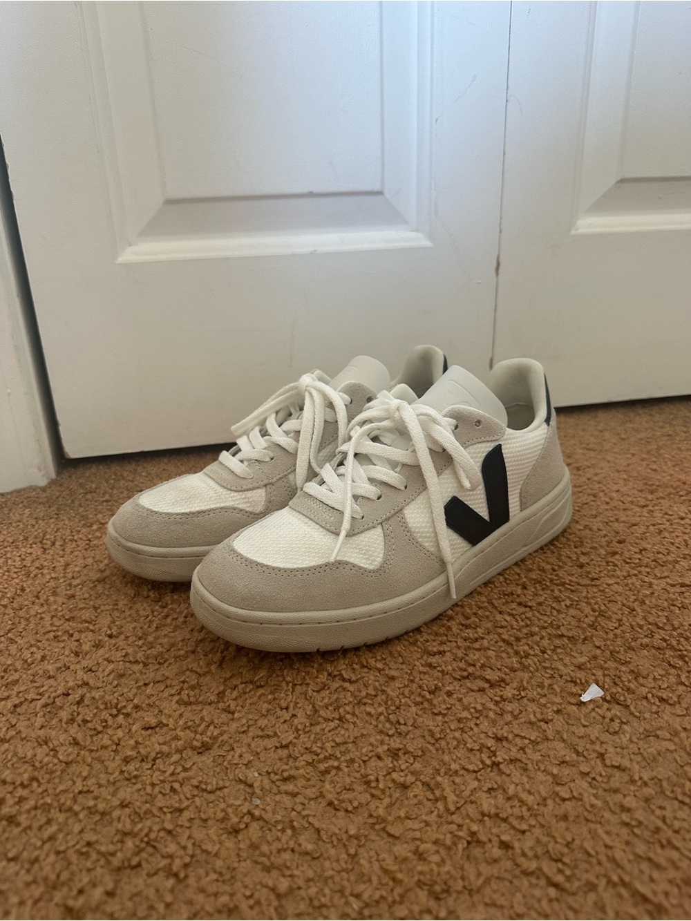 Veja Low-Top Sneakers in Off-White and Light Beige